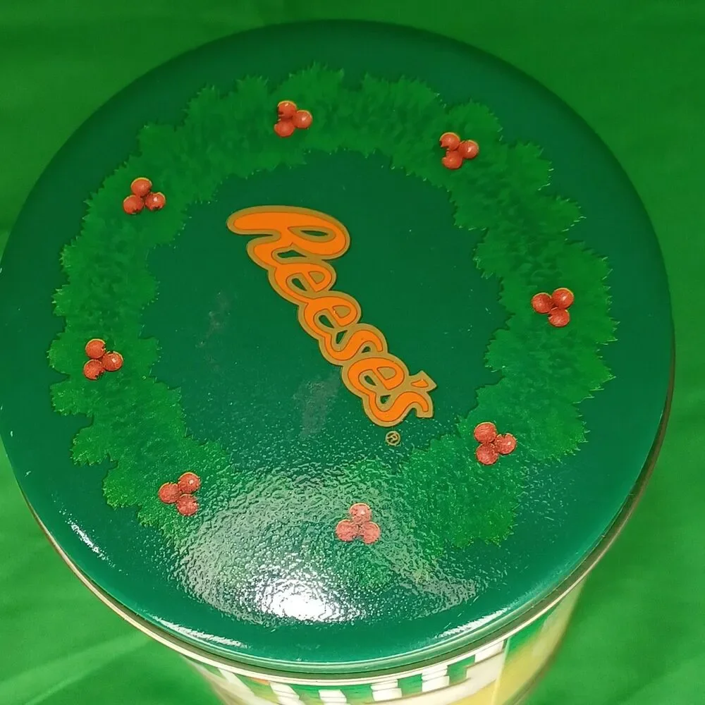 Vintage 1993 Reese's Holiday Classics Series Canister #6 Santa Claus Tin Hershey